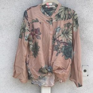 Floral bell sleeve blouse